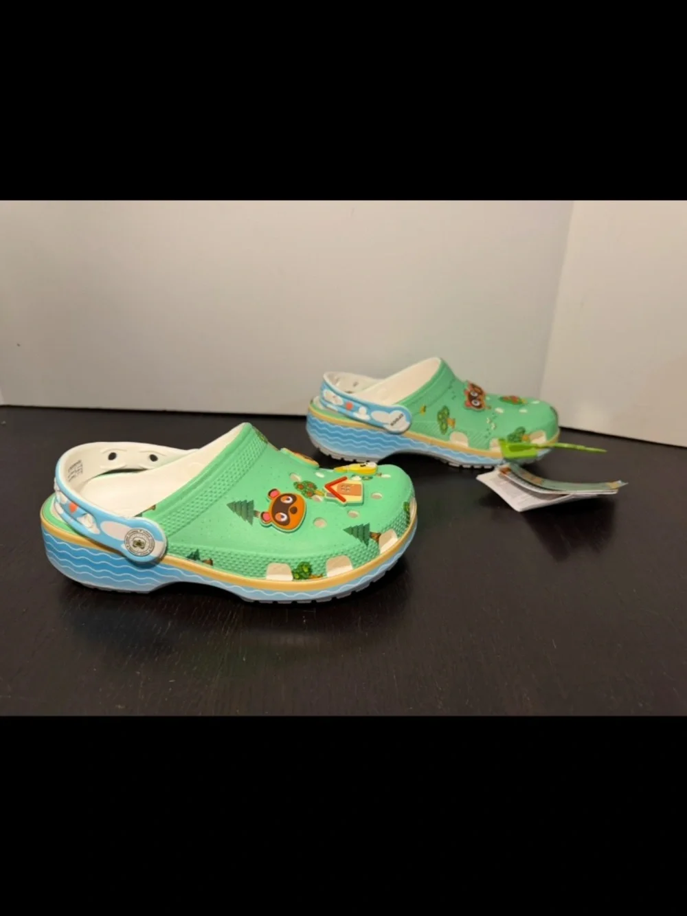 Crocs Animal Crossing Classic Clogs Unisex Big Kids J2/EU 33-34